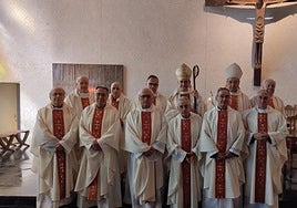 Sacerdotes palentinos homenajeados por su larga trayectoria.