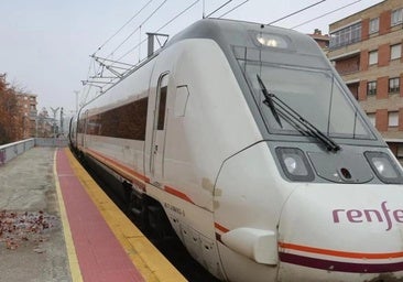 Viajeros del tren Salamanca - Valladolid denuncian calor extremo en el tren: «Es denunciable»