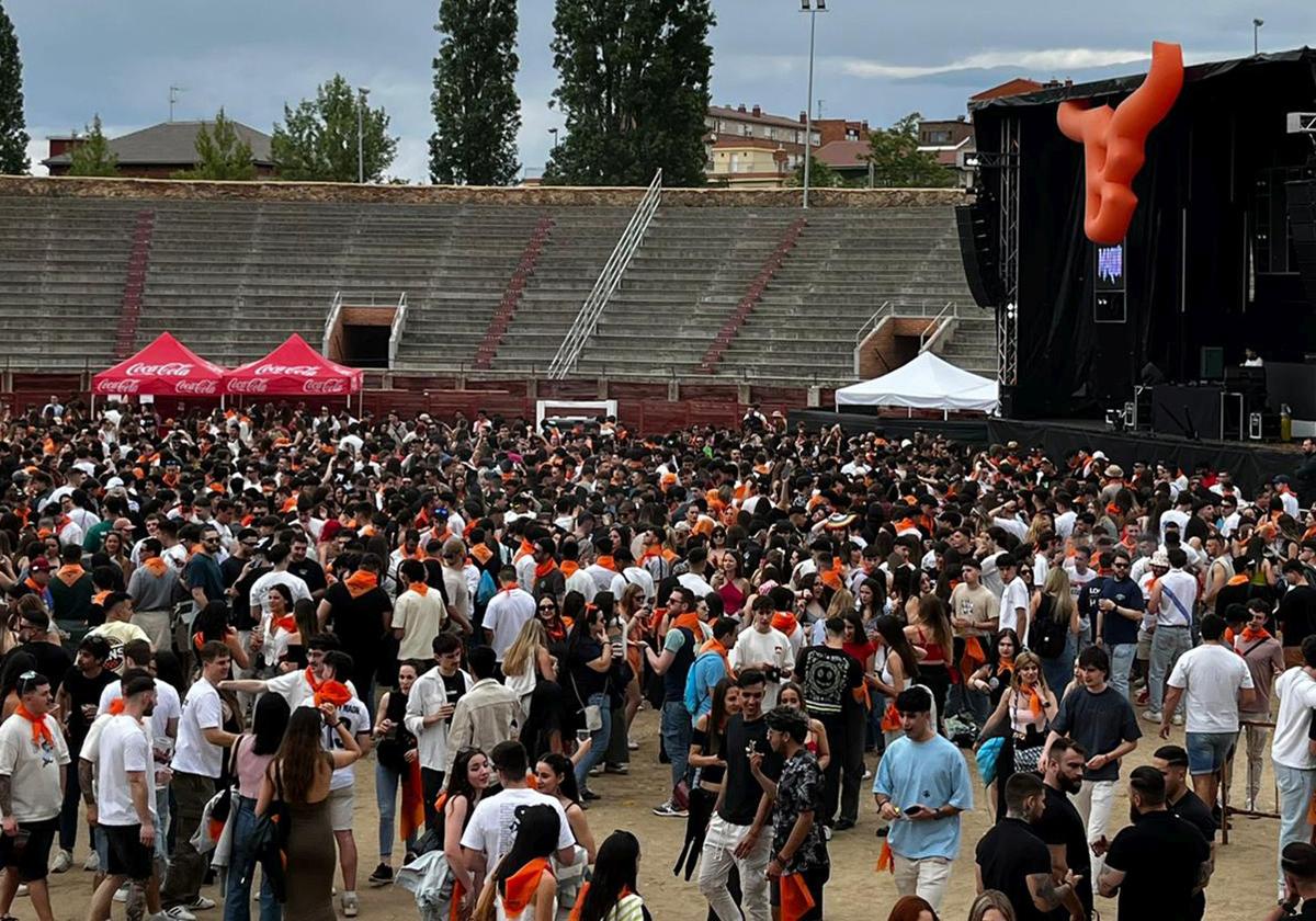 Asistentes al evento que reúne a decenas de jóvenes en la ciudad de Segovia.