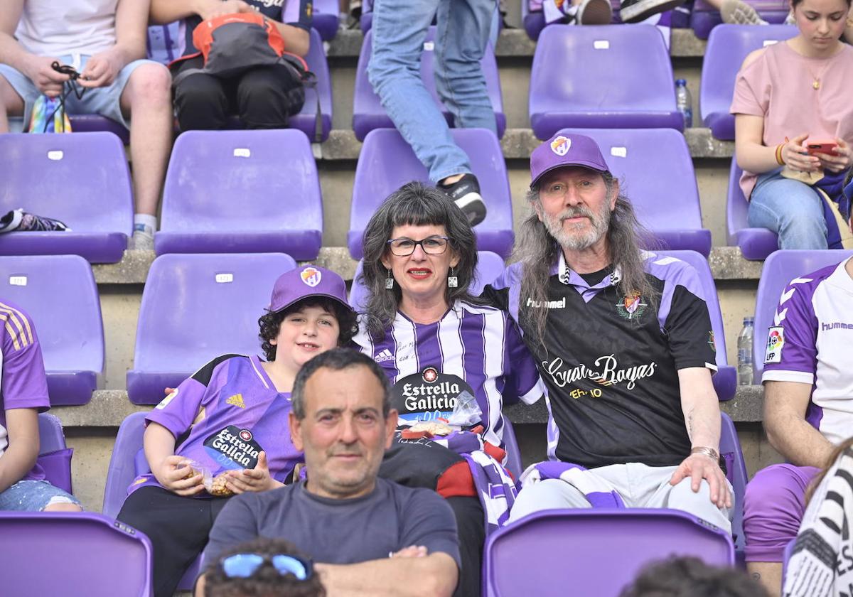 Búscate en la grada del estadio José Zorrilla (1/4)