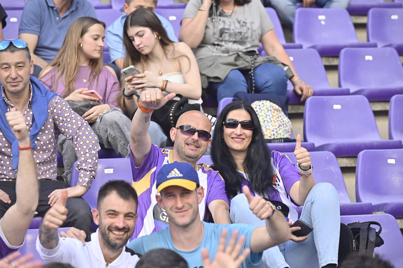 Búscate en la grada del estadio José Zorrilla (1/4)