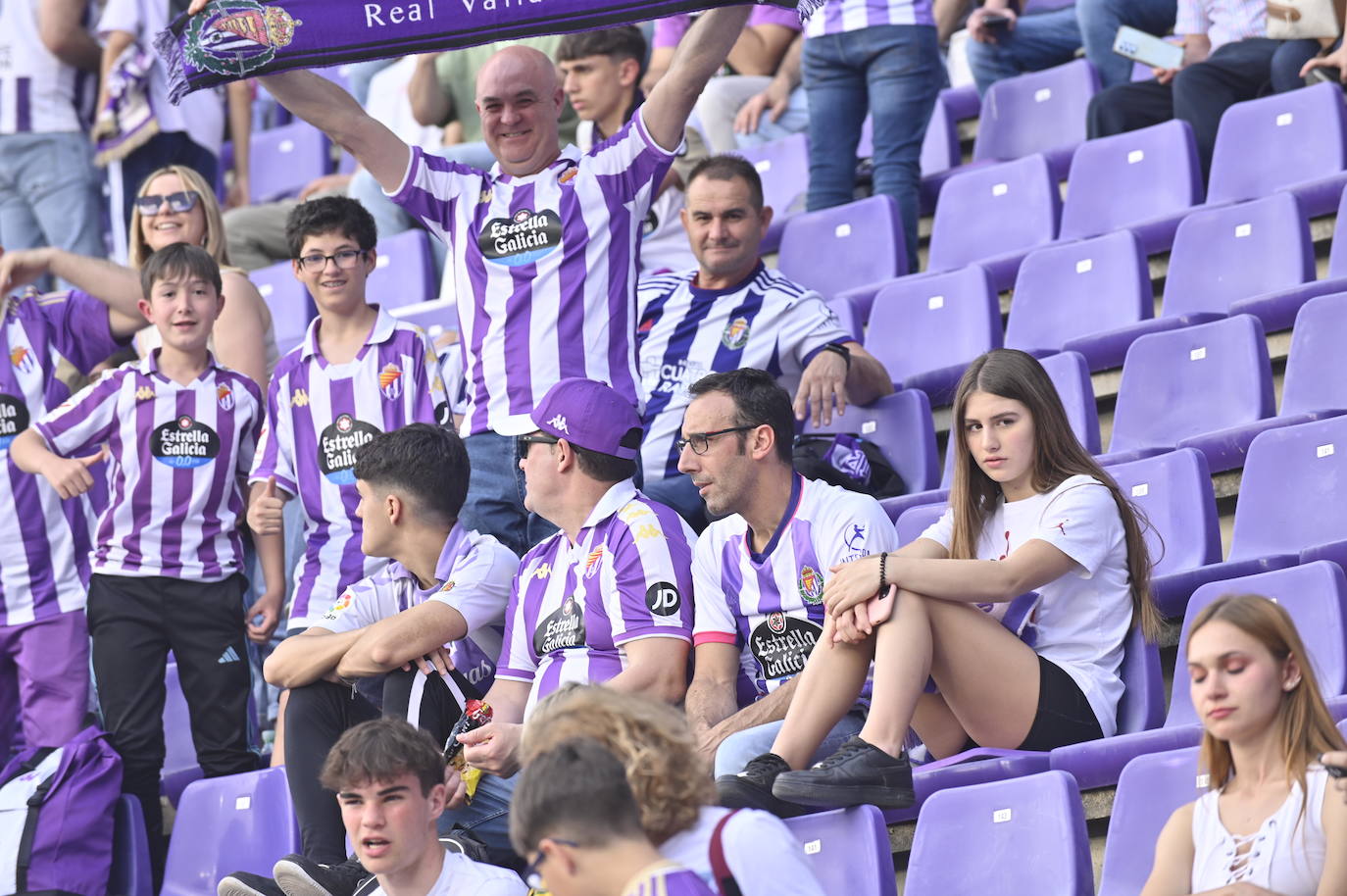 Búscate en la grada del estadio José Zorrilla (1/4)