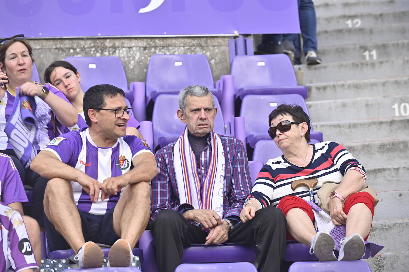 Búscate en la grada del estadio José Zorrilla (1/4)