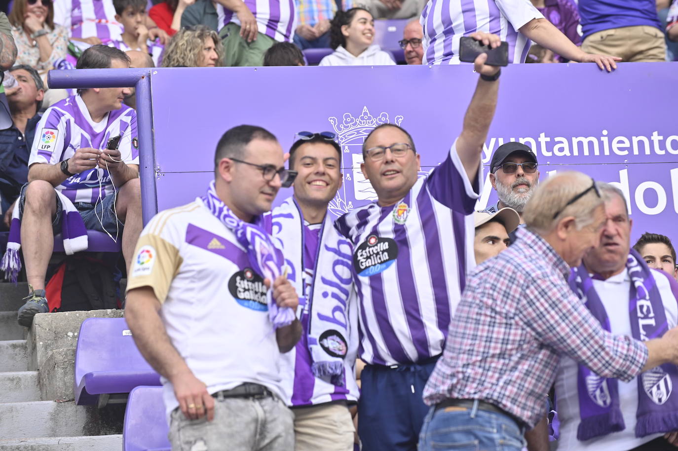 Búscate en la grada del estadio José Zorrilla (1/4)