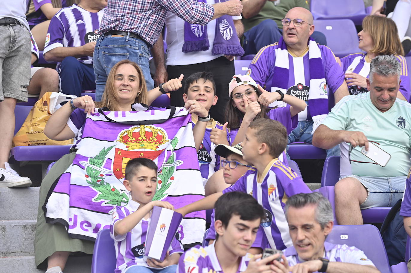 Búscate en la grada del estadio José Zorrilla (2/4)