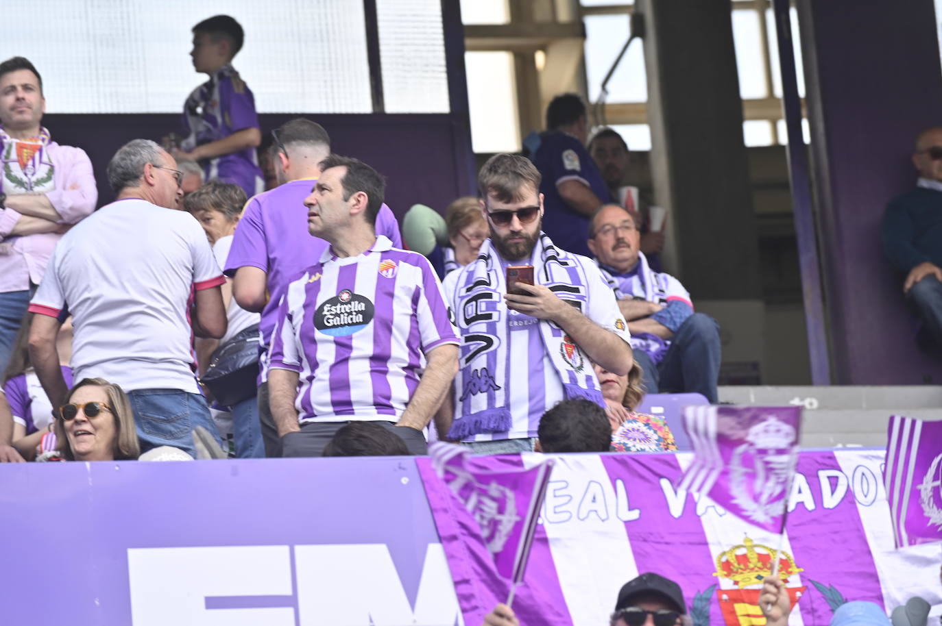 Búscate en la grada del estadio José Zorrilla (2/4)