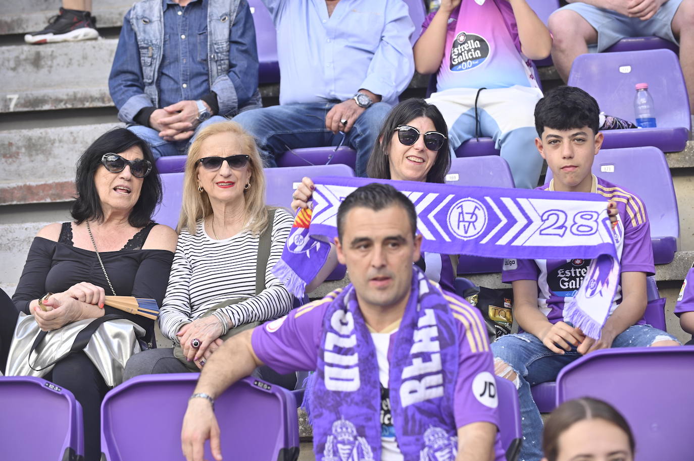 Búscate en la grada del estadio José Zorrilla (1/4)