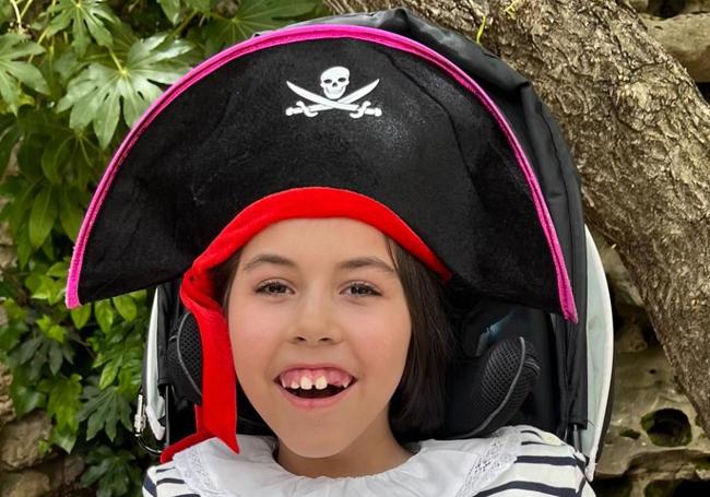 María Yuste, con un gorro pirata.