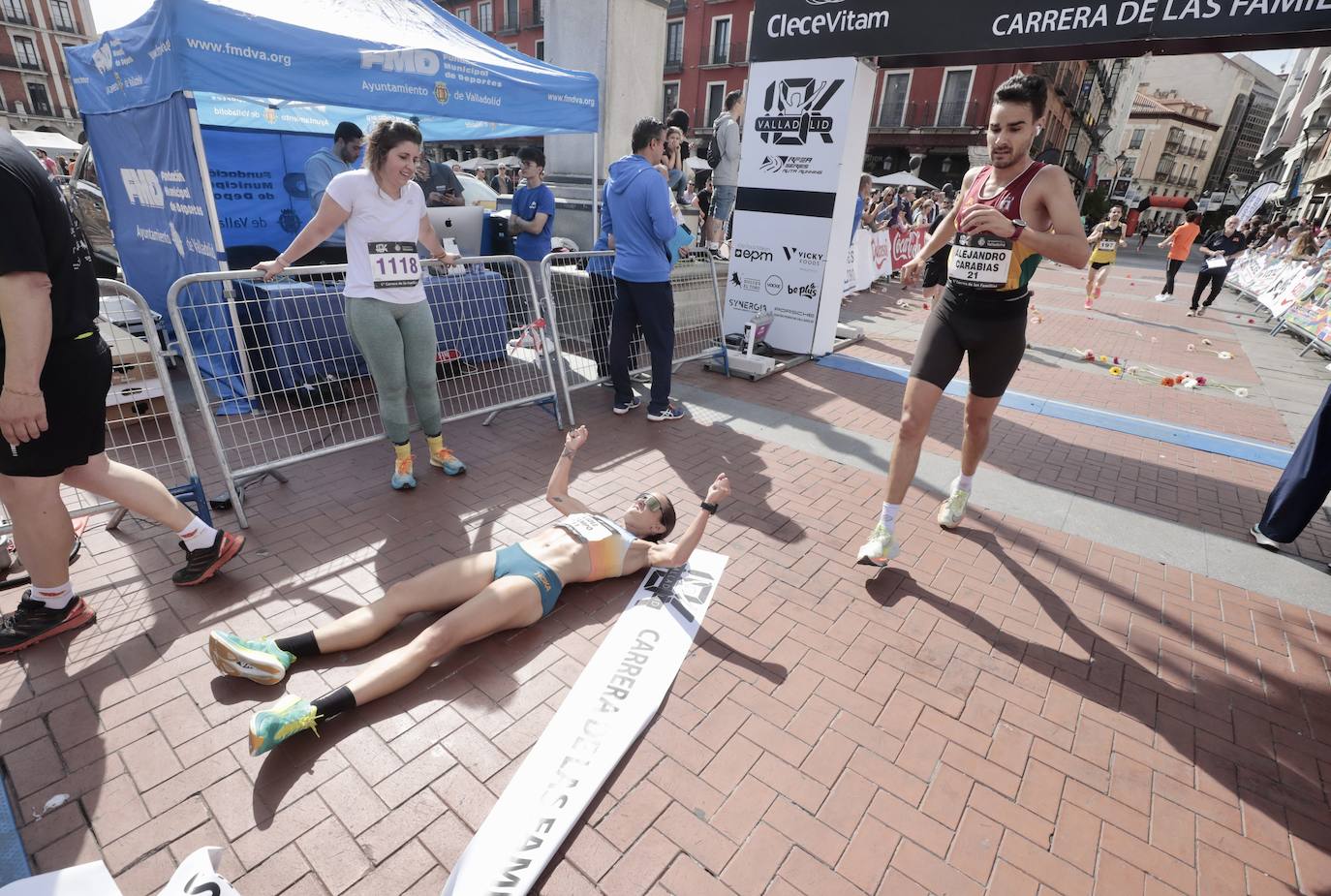 Un millar de participantes se suma a la I Carrera de las Familias de Valladolid (1/2)