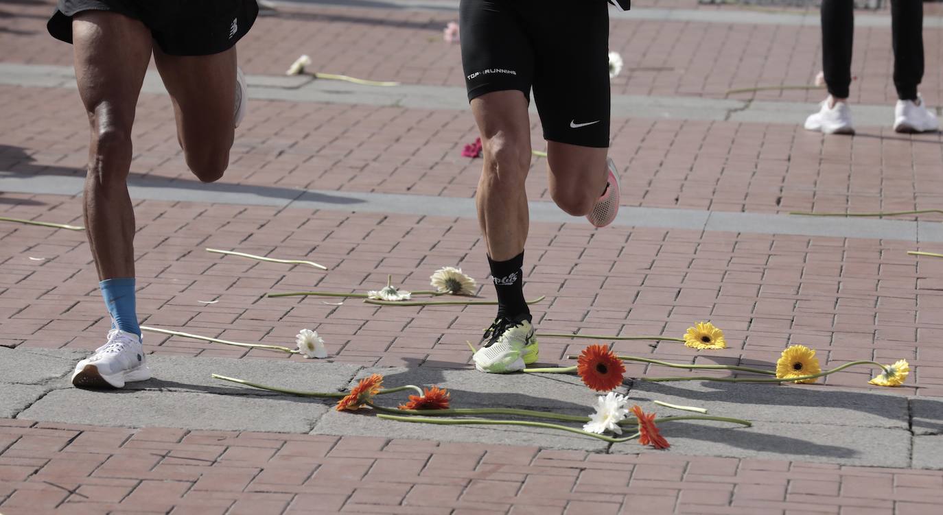 Un millar de participantes se suma a la I Carrera de las Familias de Valladolid (1/2)