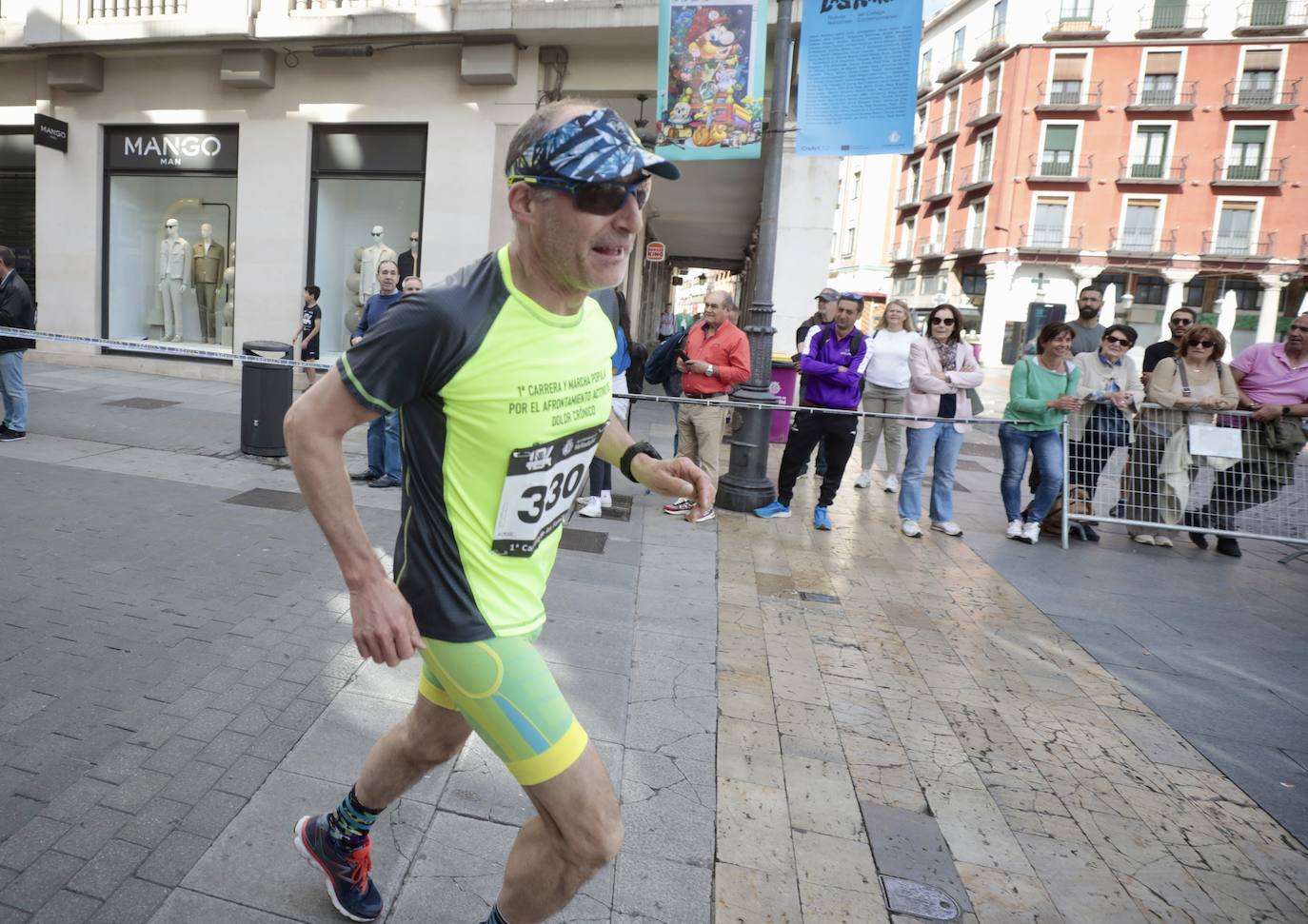 Un millar de participantes se suma a la I Carrera de las Familias de Valladolid (1/2)