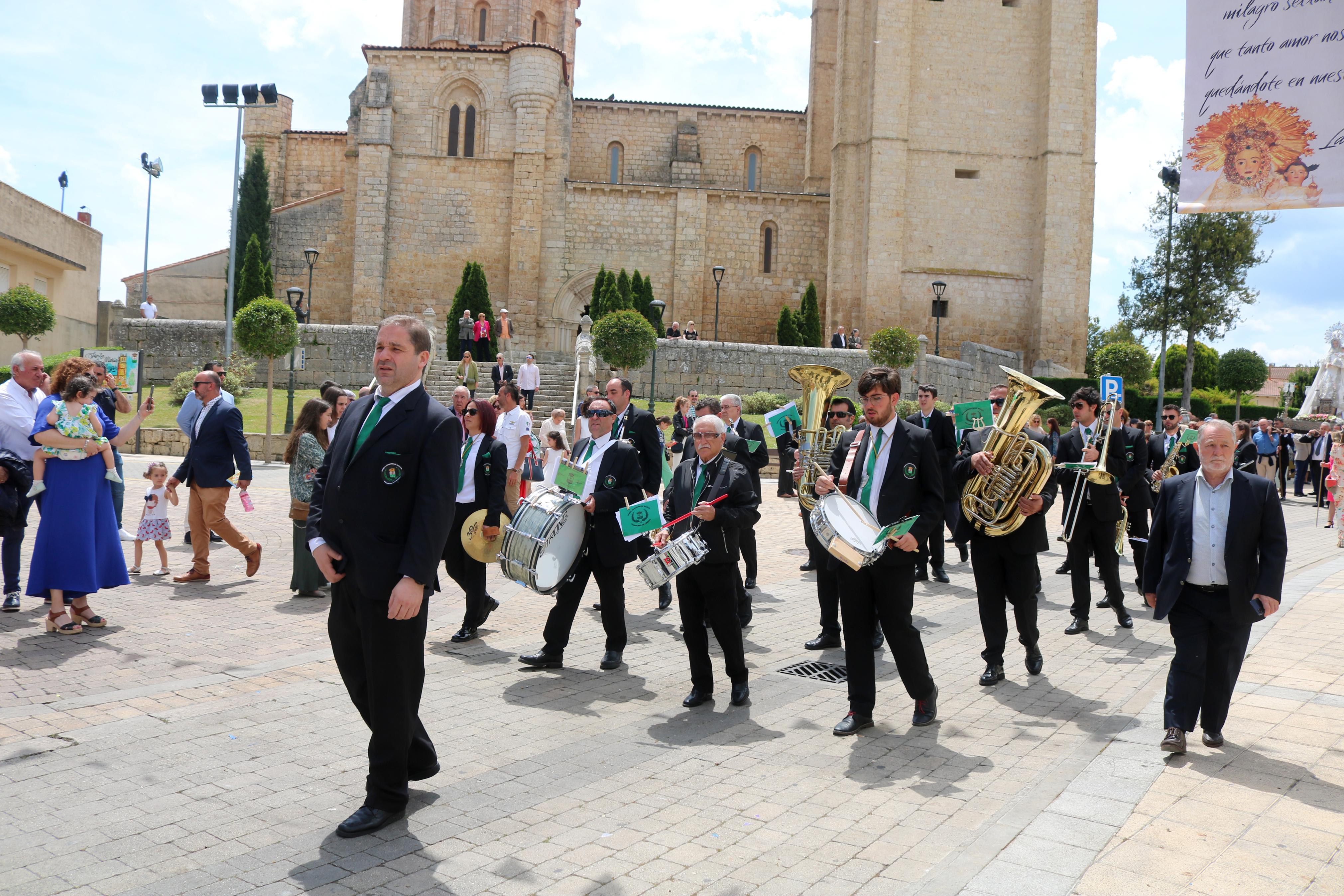 Villamuriel de Cerrato se rinde a la Virgen del Milagro
