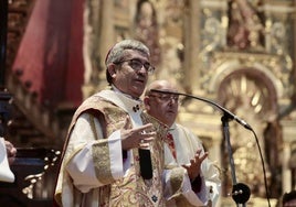 El arzobispo de Valladolid Luis Argüello durante la misa.