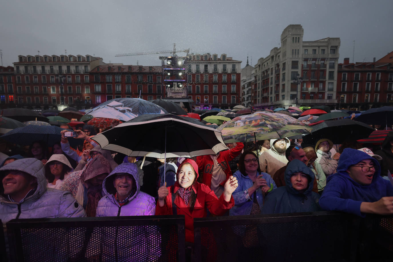 Las imágenes del concierto de la orquesta Panorama en la Plaza Mayor