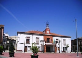 Antiguo edificio consistorial de Pedrajas de San Esteban, donde sucedieron los hechos.