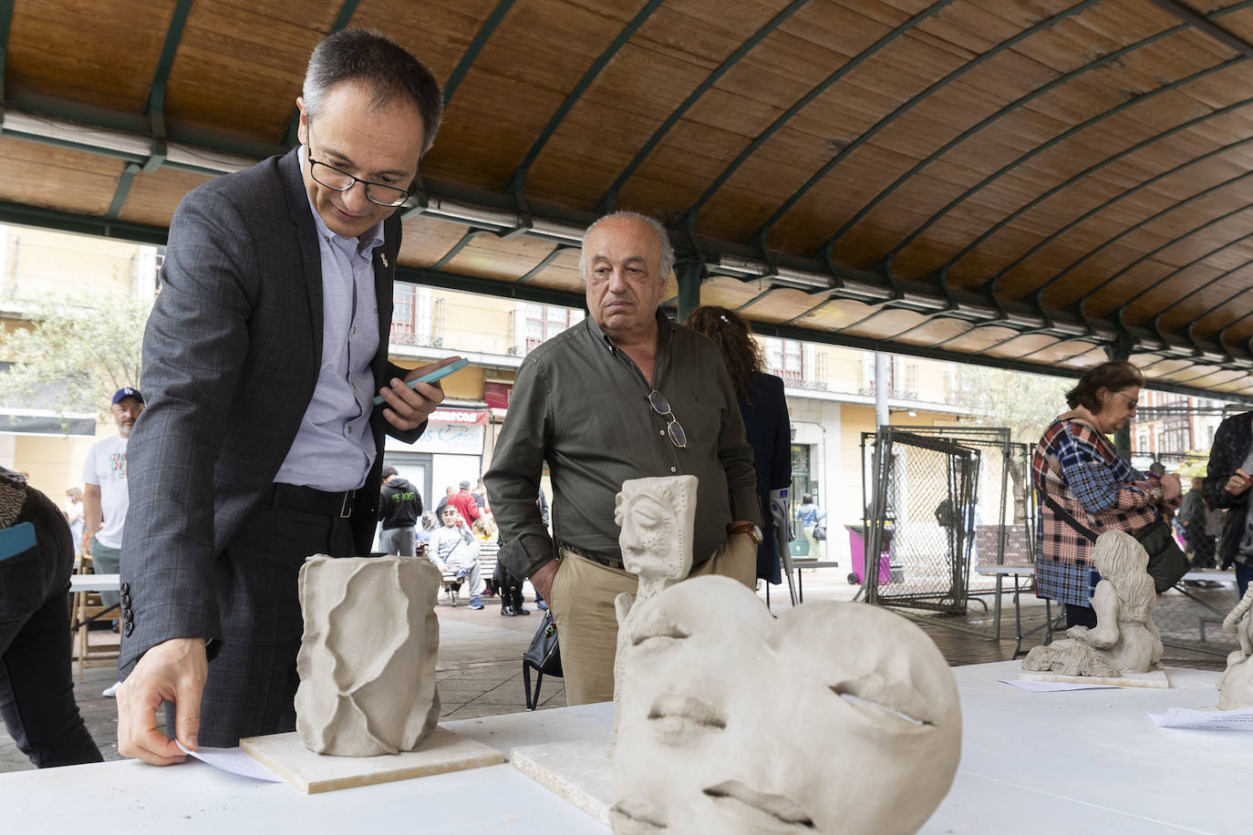 Concurso de moldeado de cerámica.