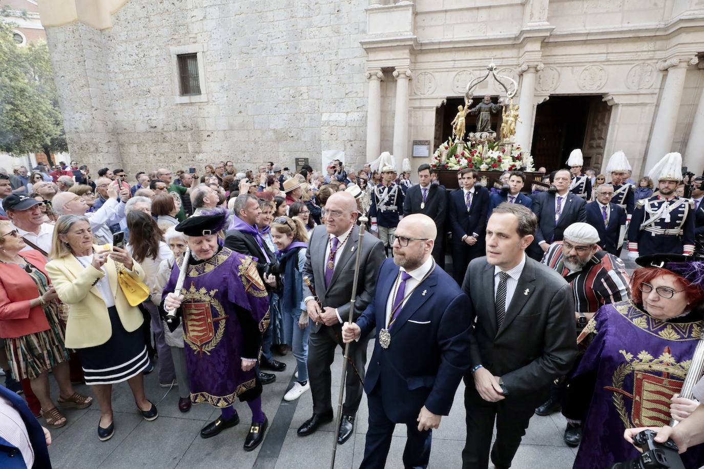 Ofrenda floral, misa y procesión en San Pedro Regalado