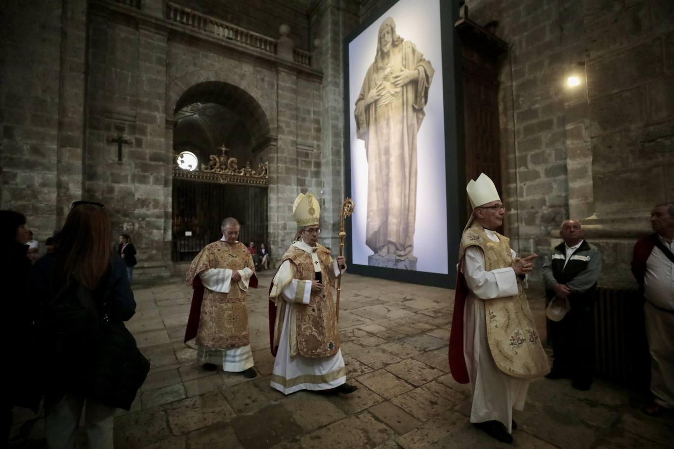 Ofrenda floral, misa y procesión en San Pedro Regalado