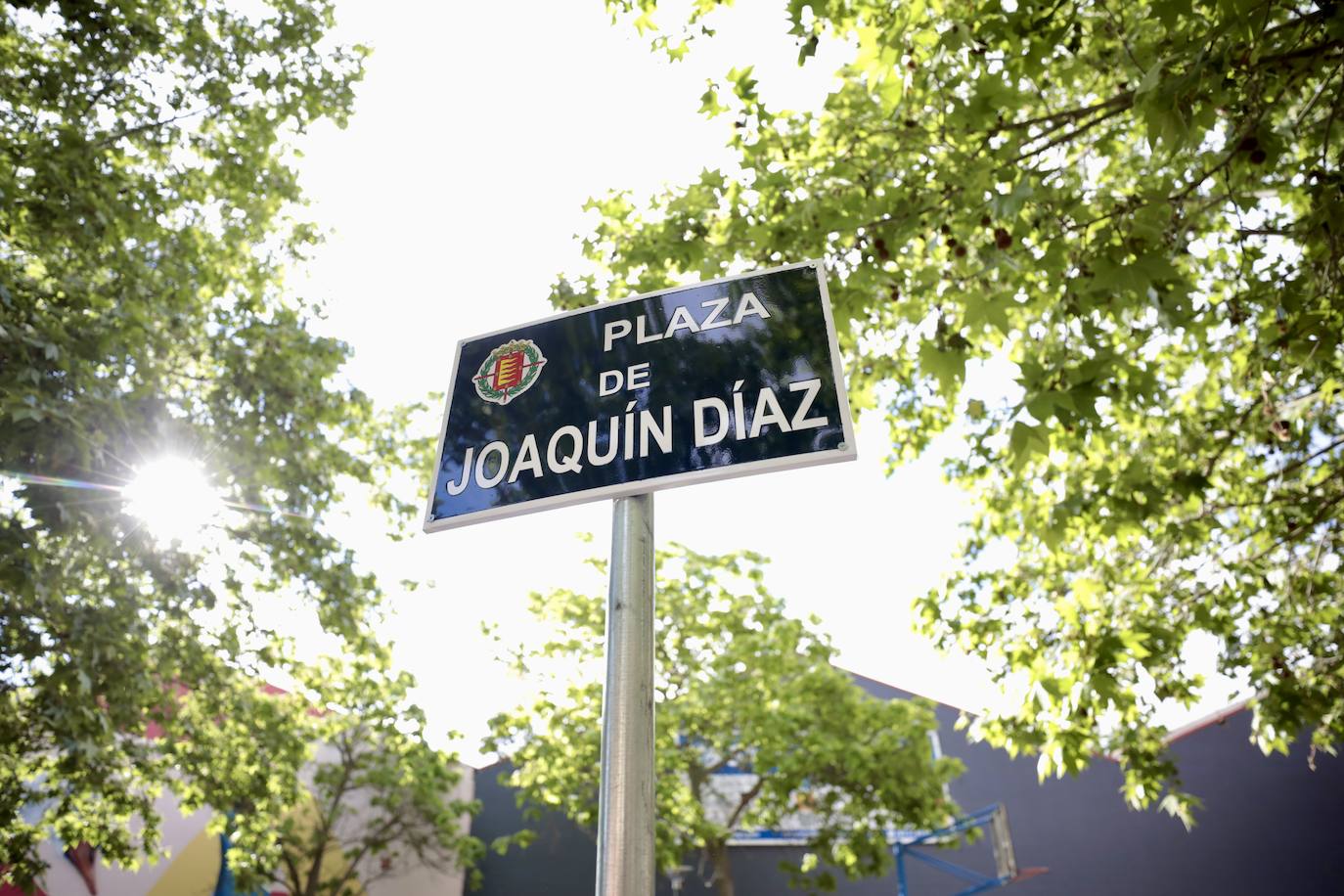 Joaquín Díaz inaugura la plaza con su nombre en el barrio de San Isidro