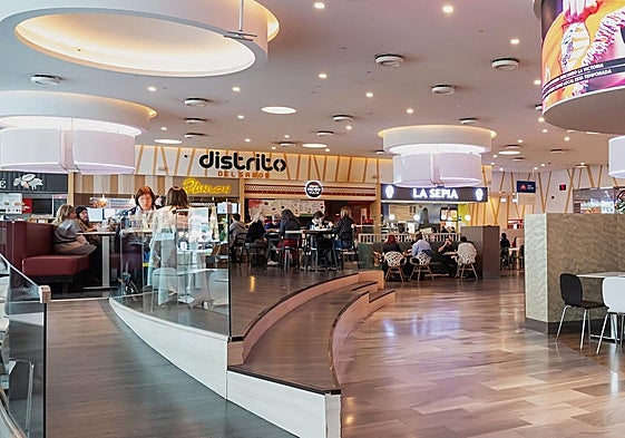 Zona de restauración de RÍO Shopping.