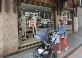 Carteles de liquidación por jubilación en Stefano Rossi.