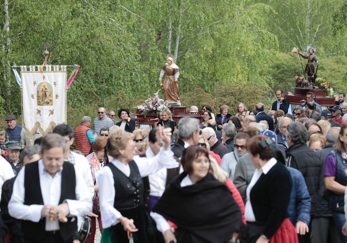 Imágenes de la multitudinaria procesión de San Isidro en Valladolid