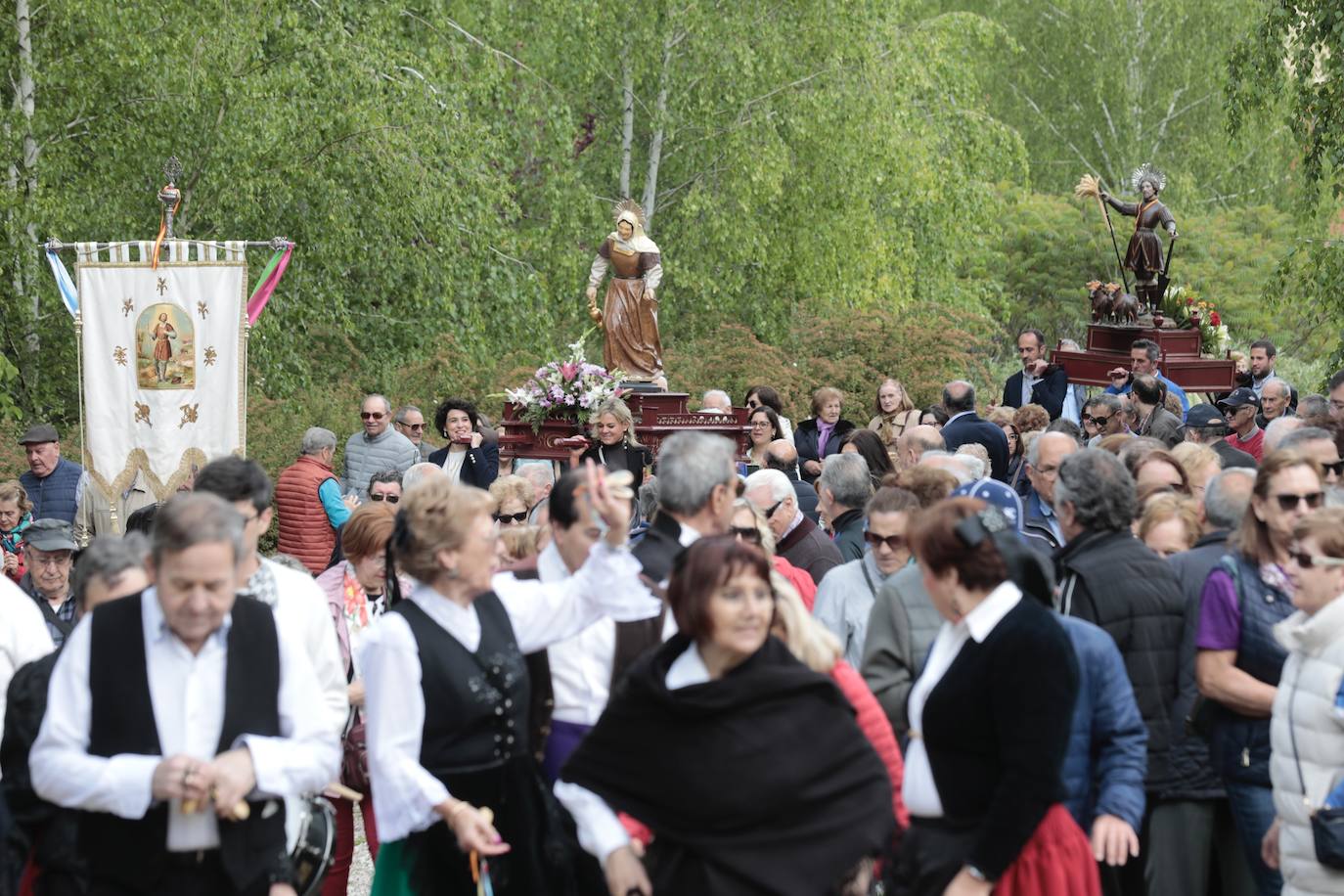 Imágenes de la multitudinaria procesión de San Isidro en Valladolid