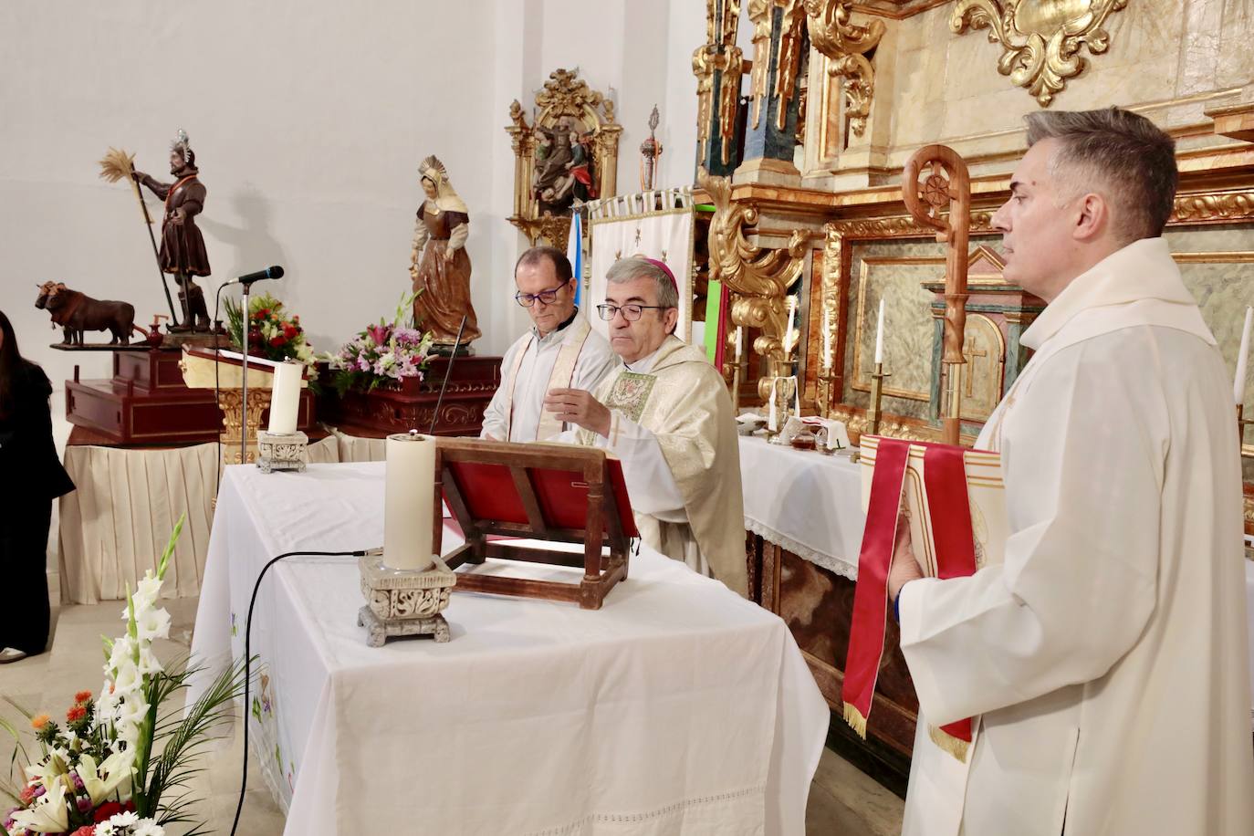 Imágenes de la multitudinaria procesión de San Isidro en Valladolid