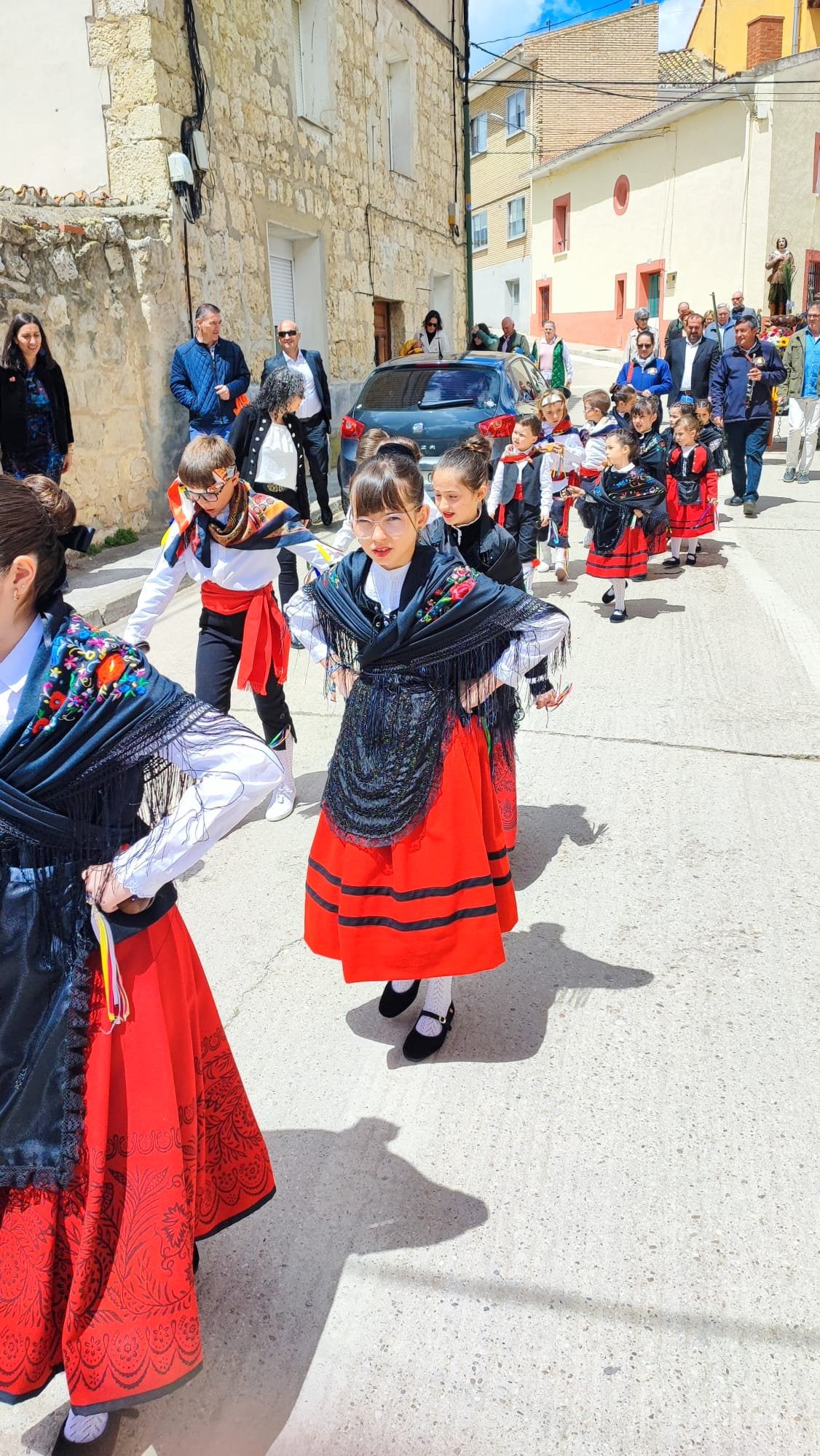 Villaviudas danza a San Isidro Labrador