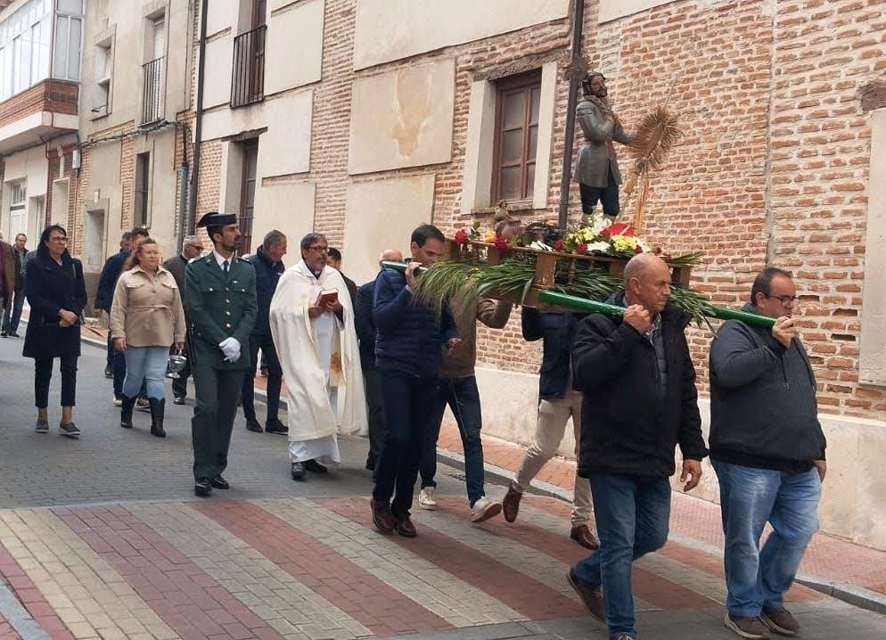 Procesión en honor a San Isidro en Olmedo.