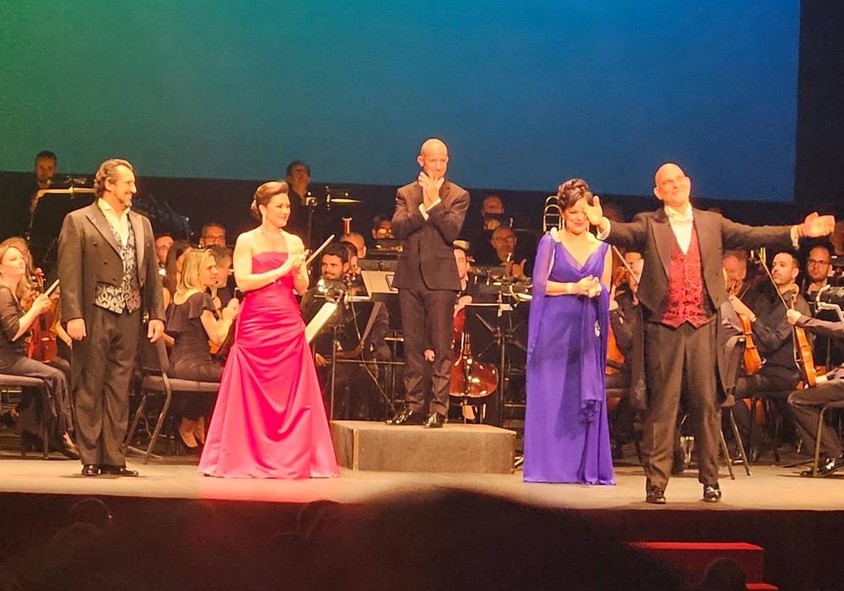 Un momento de la gala de zarzuela en el Teatro Calderón.