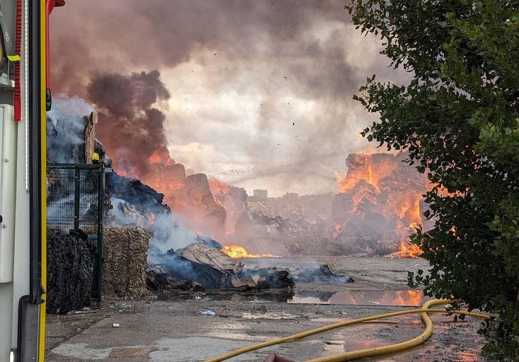 El incendio en la planta de Marepa de Aldeamayor.