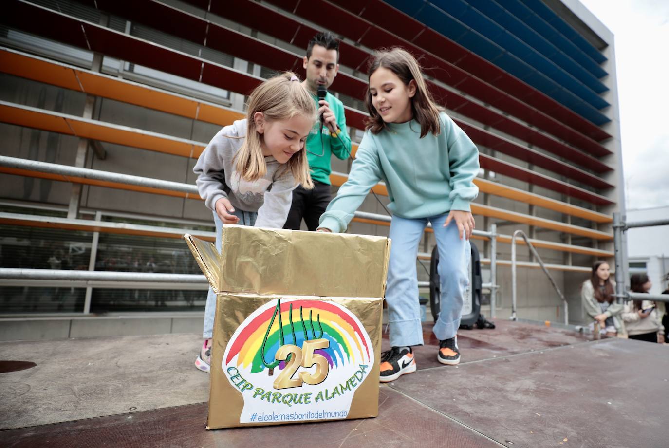 Las imágenes de la cápsula del tiempo del CEIP Parque Alameda