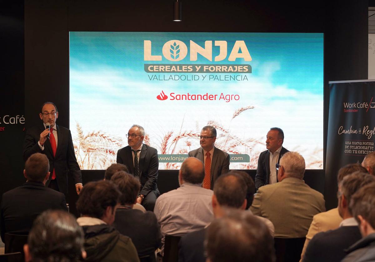 Presentación de la lonja de cereales y forrajes de Valladolid y Palencia con la presencia del consejero de Agricultura.