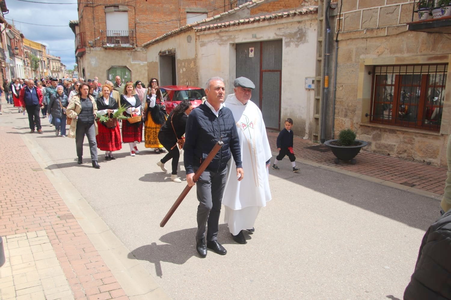 Torquemada, fiel a la tradición con la hoguera y la ofrenda a San Isidro