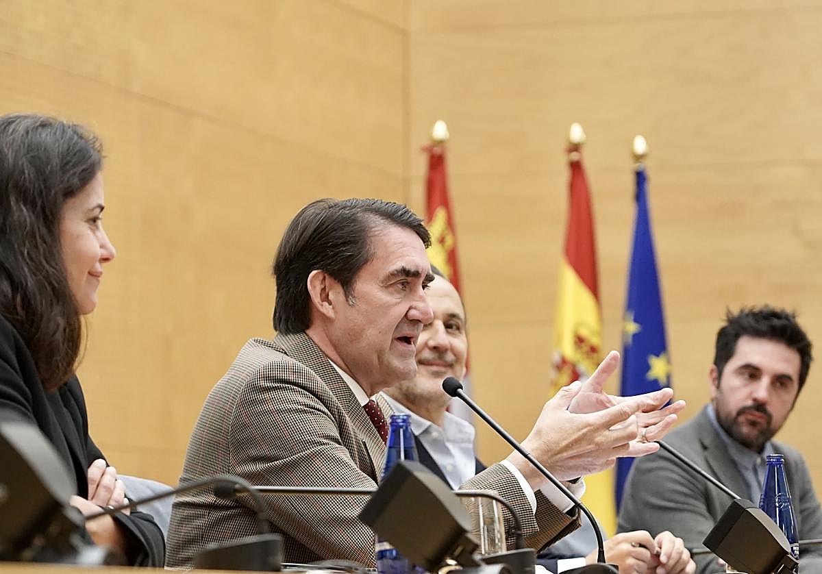 El consejero de Medio Ambiente, Juan Carlos Suárez-Quiñones, este viernes en una jornada sobre economía circular.