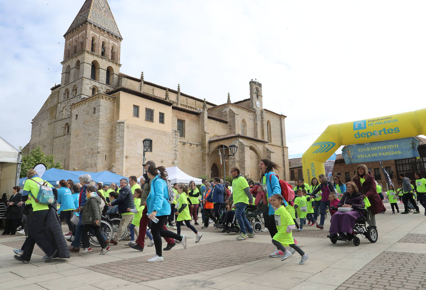 Puzles y caminata solidaria en Paredes de Nava