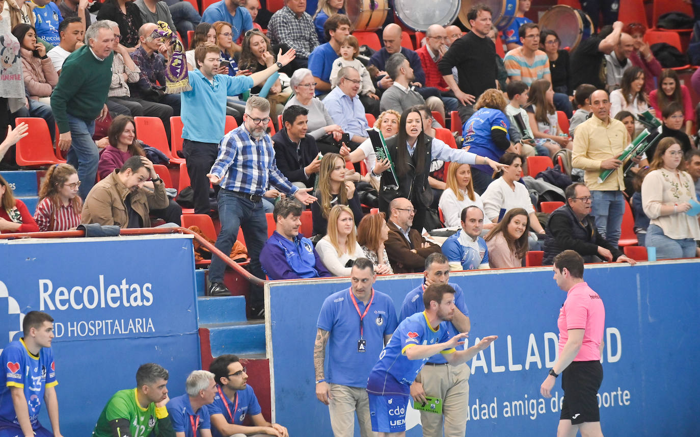 El derbi entre el Atlético Valladolid y el Ademar León, en imágenes