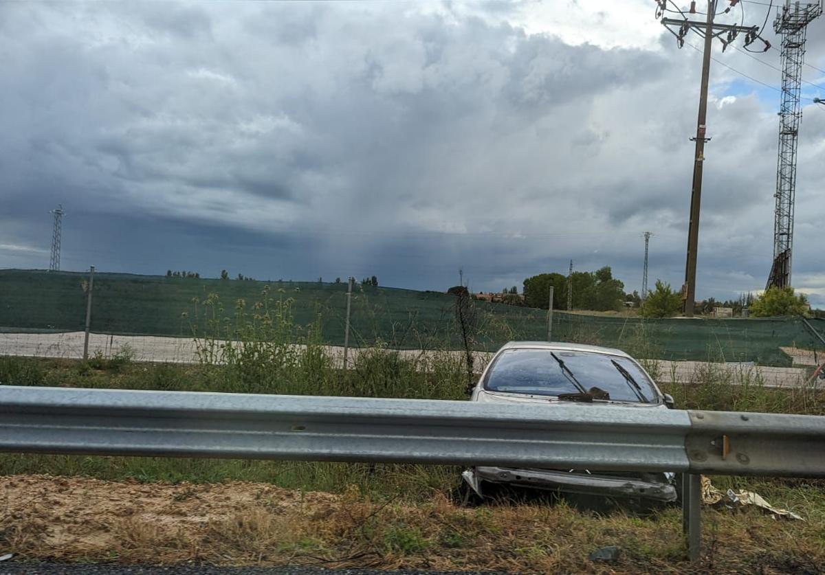 Estado en el que quedó el vehículo accidentado en la A-62 a la altura de Corcos.