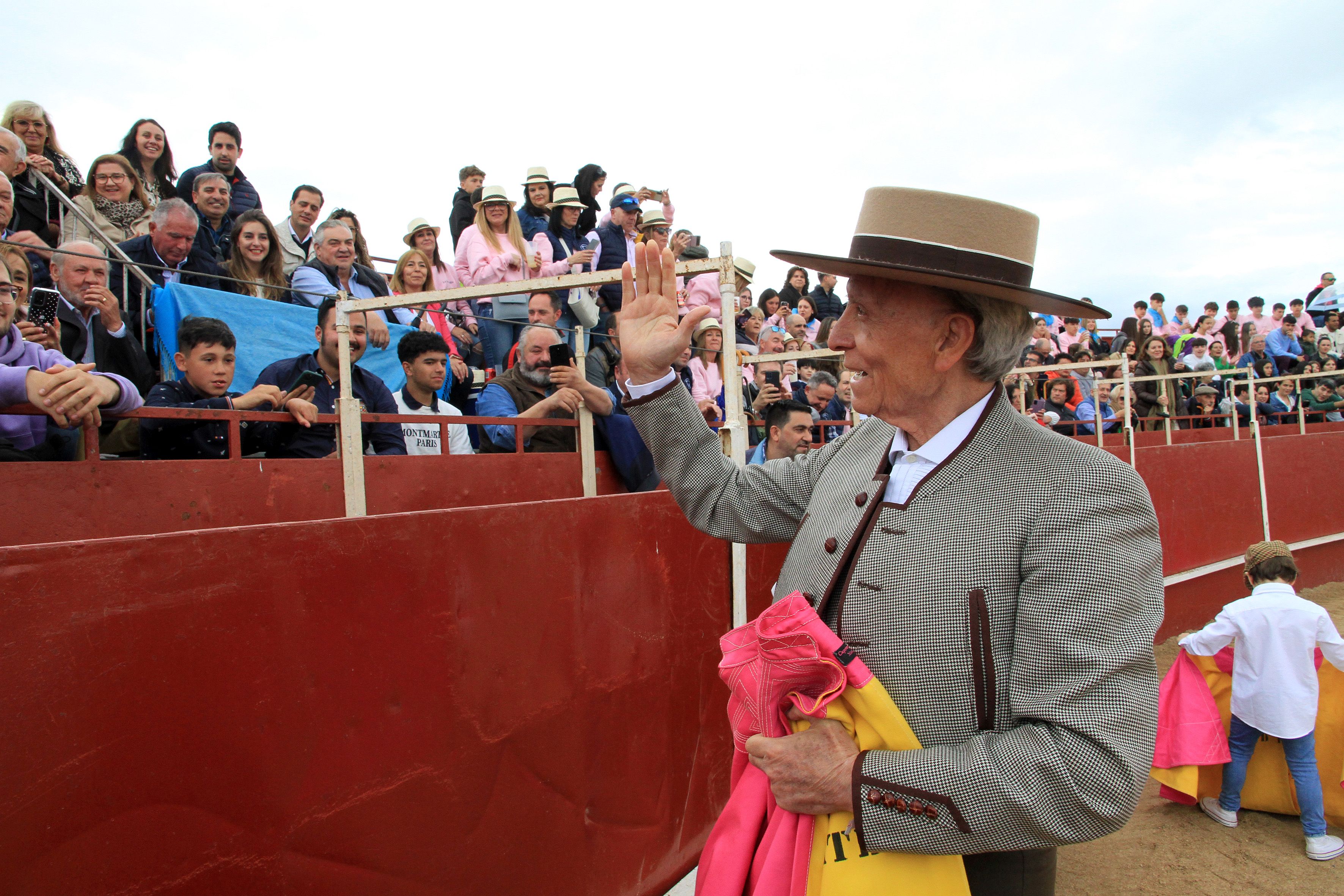 El festejo taurino de La Lastrilla con Ortega Cano, en imágenes