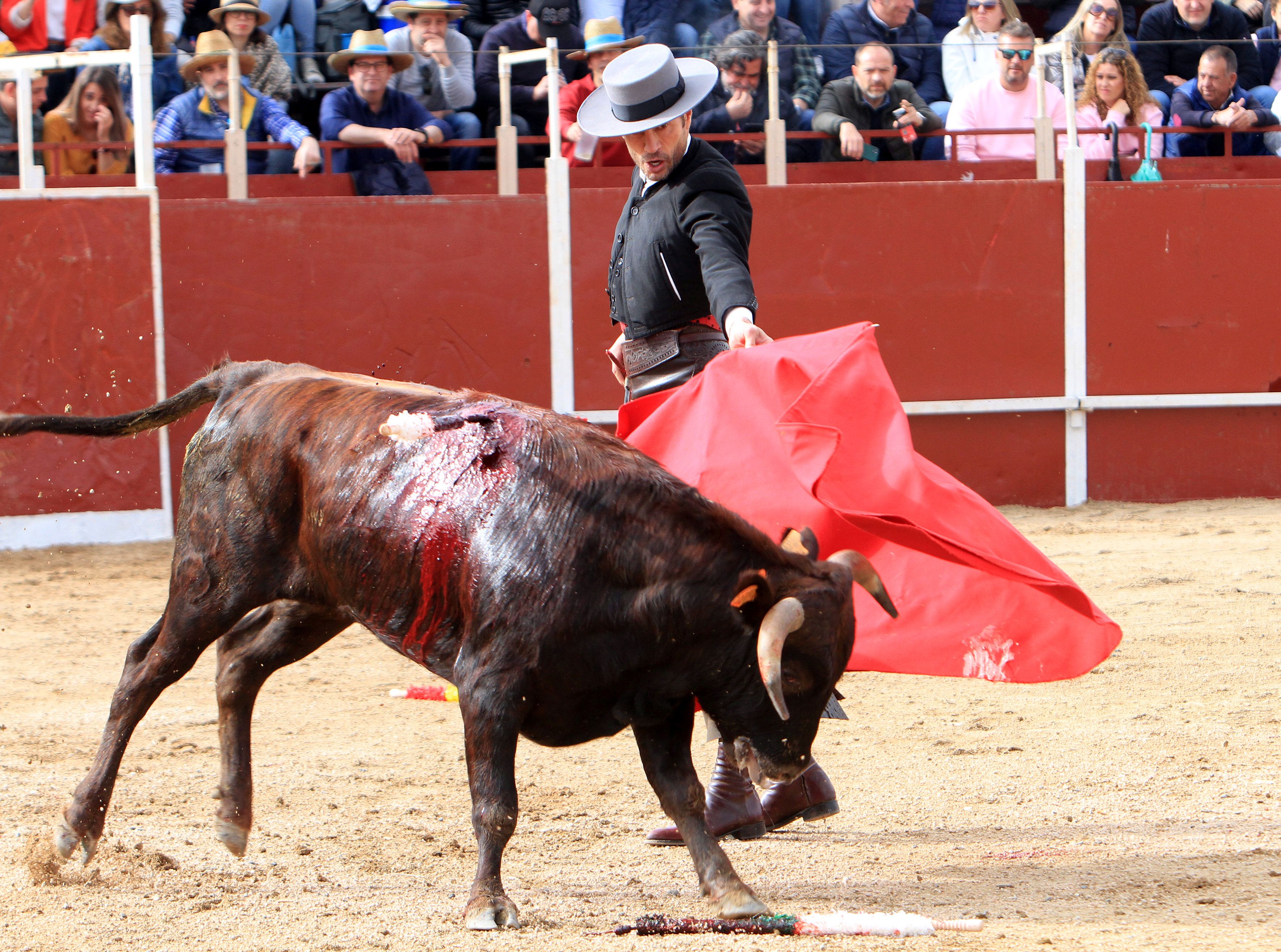 El festejo taurino de La Lastrilla con Ortega Cano, en imágenes