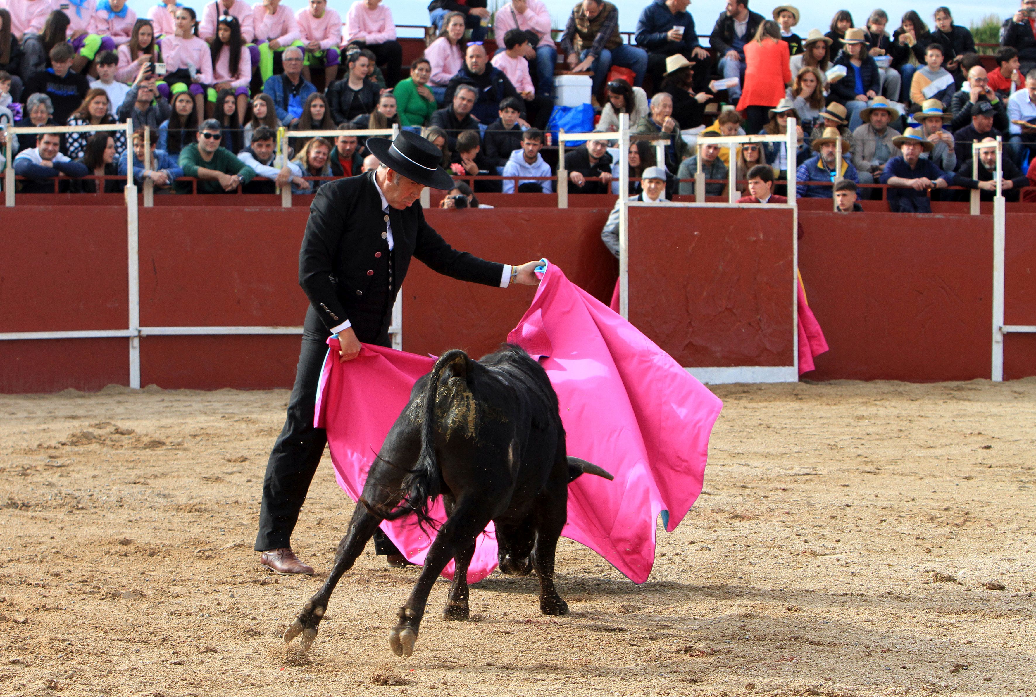 El festejo taurino de La Lastrilla con Ortega Cano, en imágenes