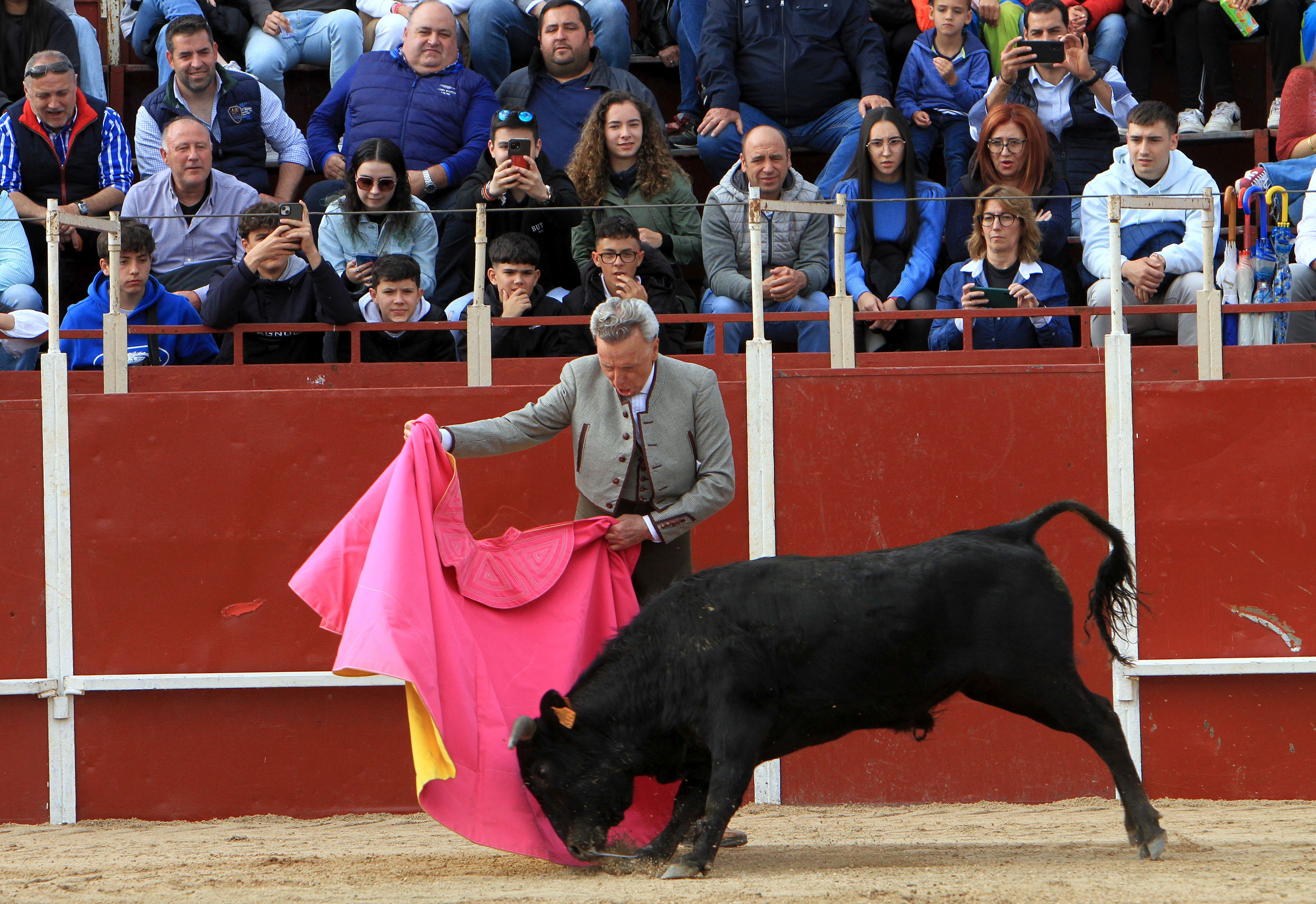 El festejo taurino de La Lastrilla con Ortega Cano, en imágenes