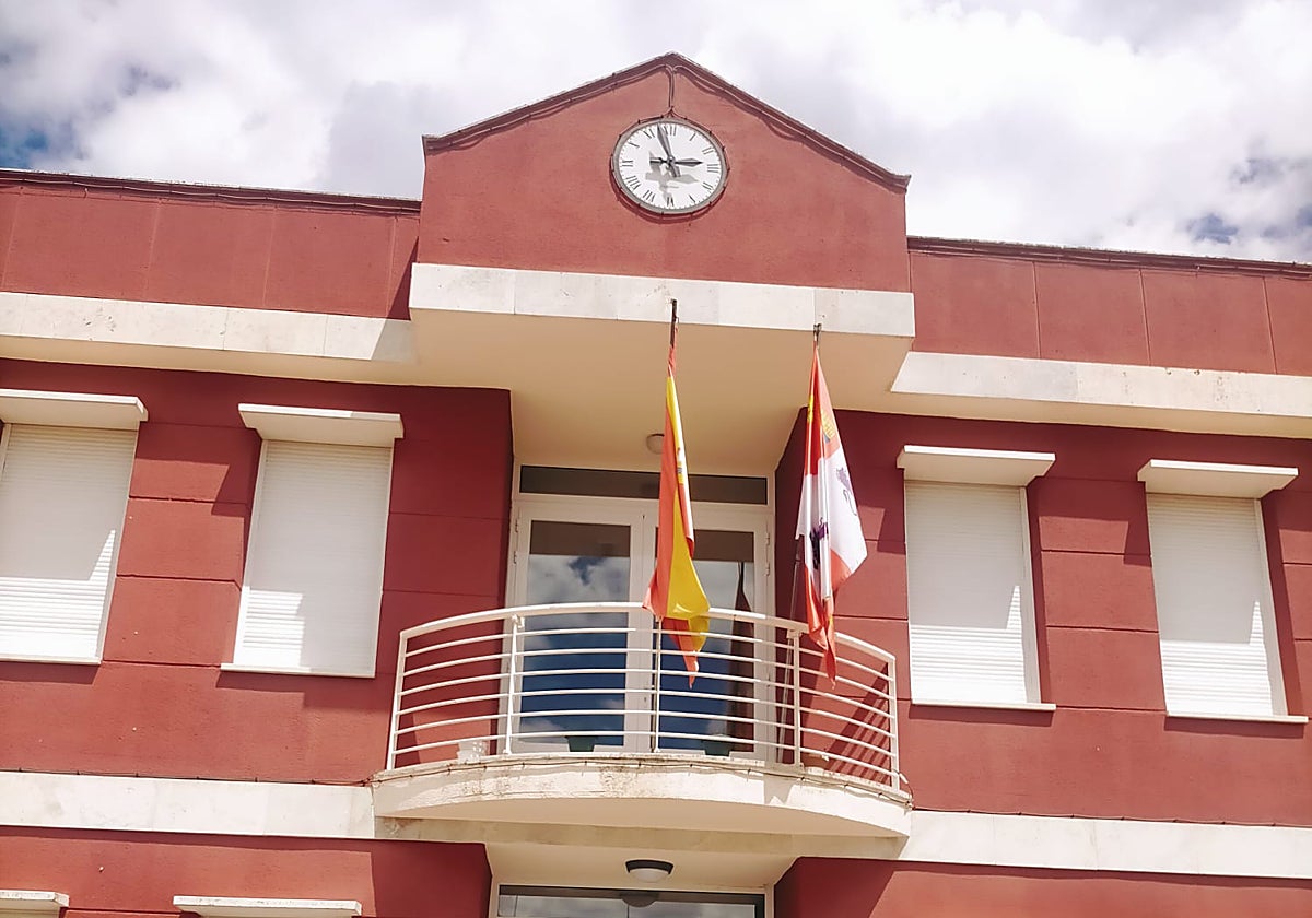 Nuevo reloj instalado en la Casa de Cultura de Herrera de Duero