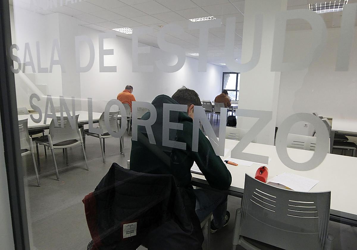 La sala de San Lorenzo es una de las dependencias municipales que cerrarán este miércoles por la festividad de Santa Rita.