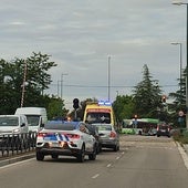 Aparatosa colisión sin heridos en el polígono de Argales