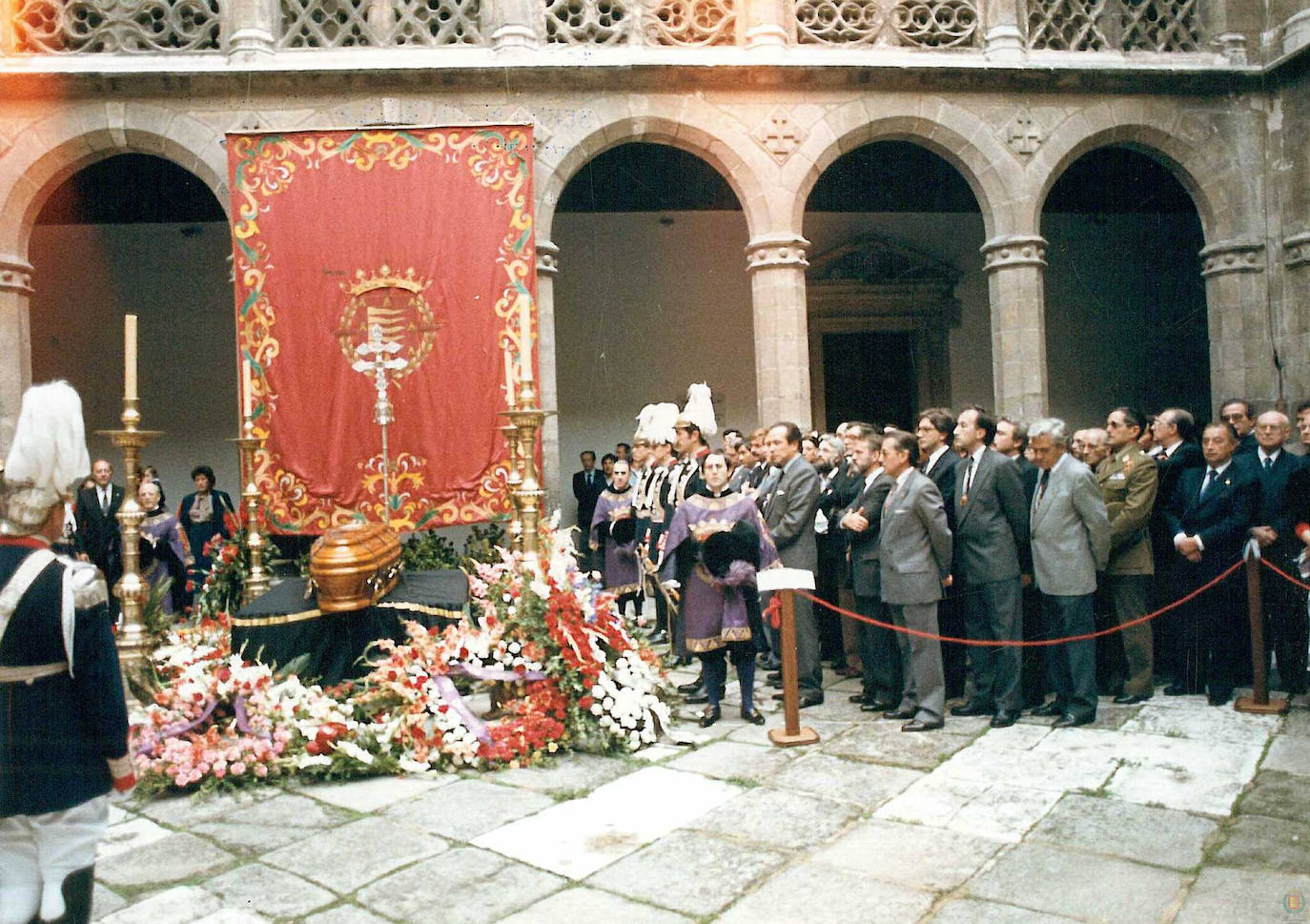 Recibimiento en el patio del palacio de Santa Cruz