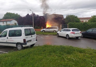 Un hombre quema el coche de su pareja tras una discusión en Miranda de Ebro