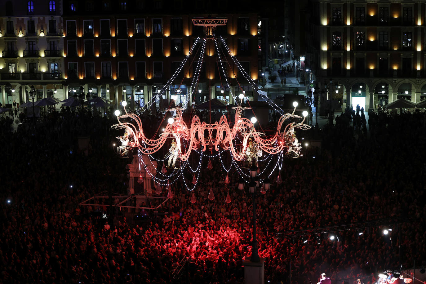 Las imágenes de la espectacular Cristal Palace en la Plaza Mayor