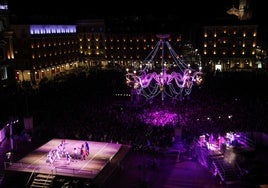 Monumental 'Cristal Palace' en la Plaza Mayor de la compañía francesa Cie Transe Express